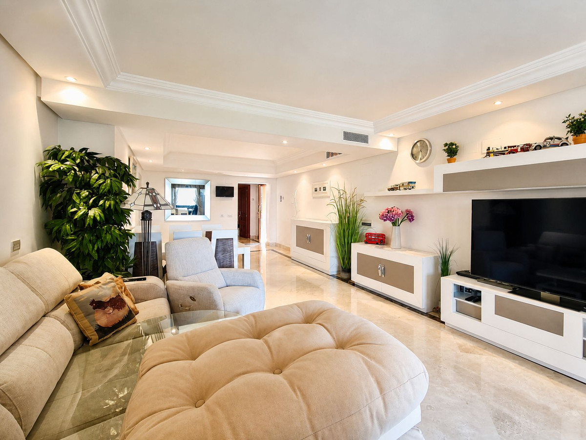 Appartement te koop in Estepona | 3 slaapkamers H5462002