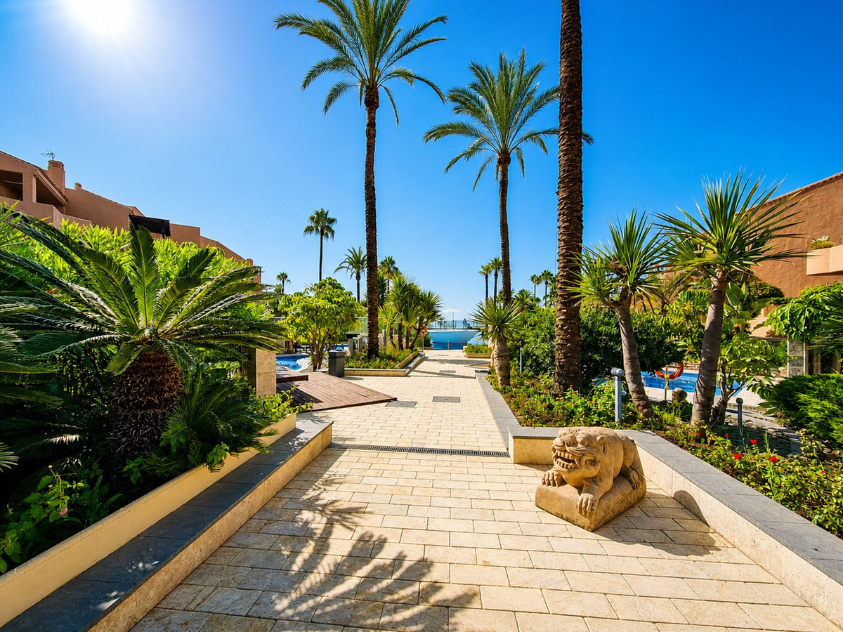 Appartement te koop in Estepona | 3 slaapkamers H5462002