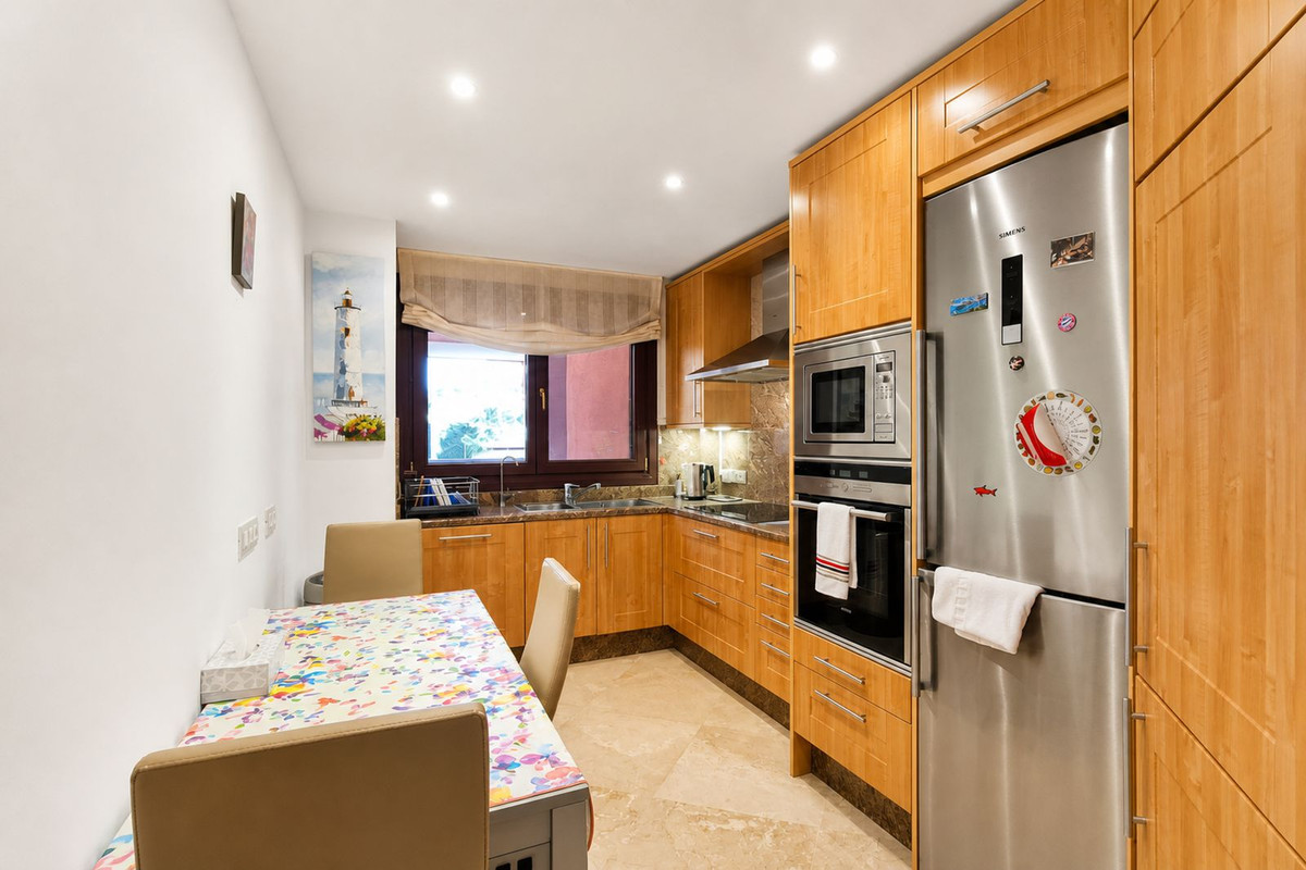 Appartement te koop in Estepona | 3 slaapkamers H5462002