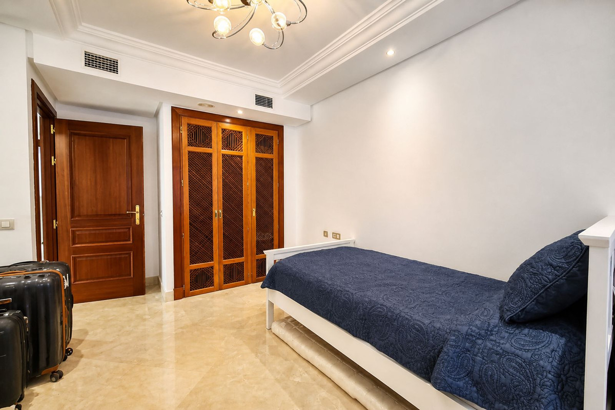 Appartement te koop in Estepona | 3 slaapkamers H5462002