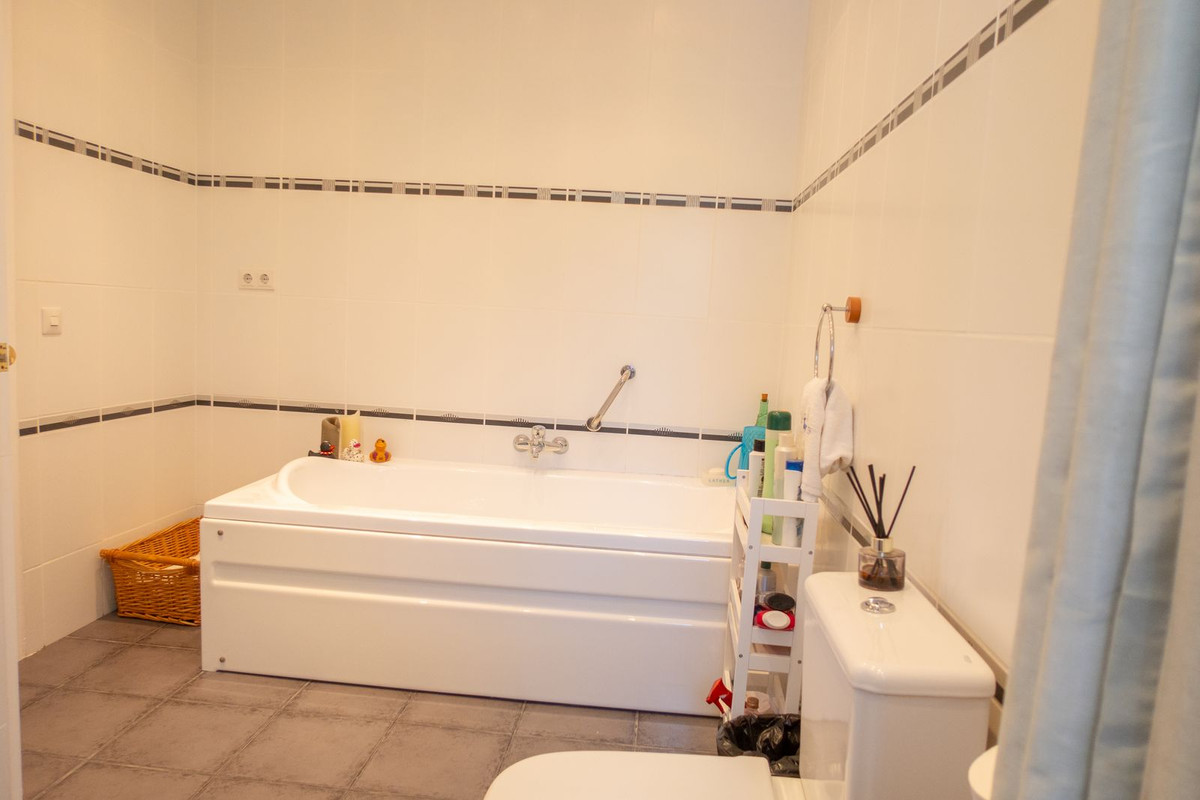 Huis te koop in Estepona | 3 slaapkamers H5462059