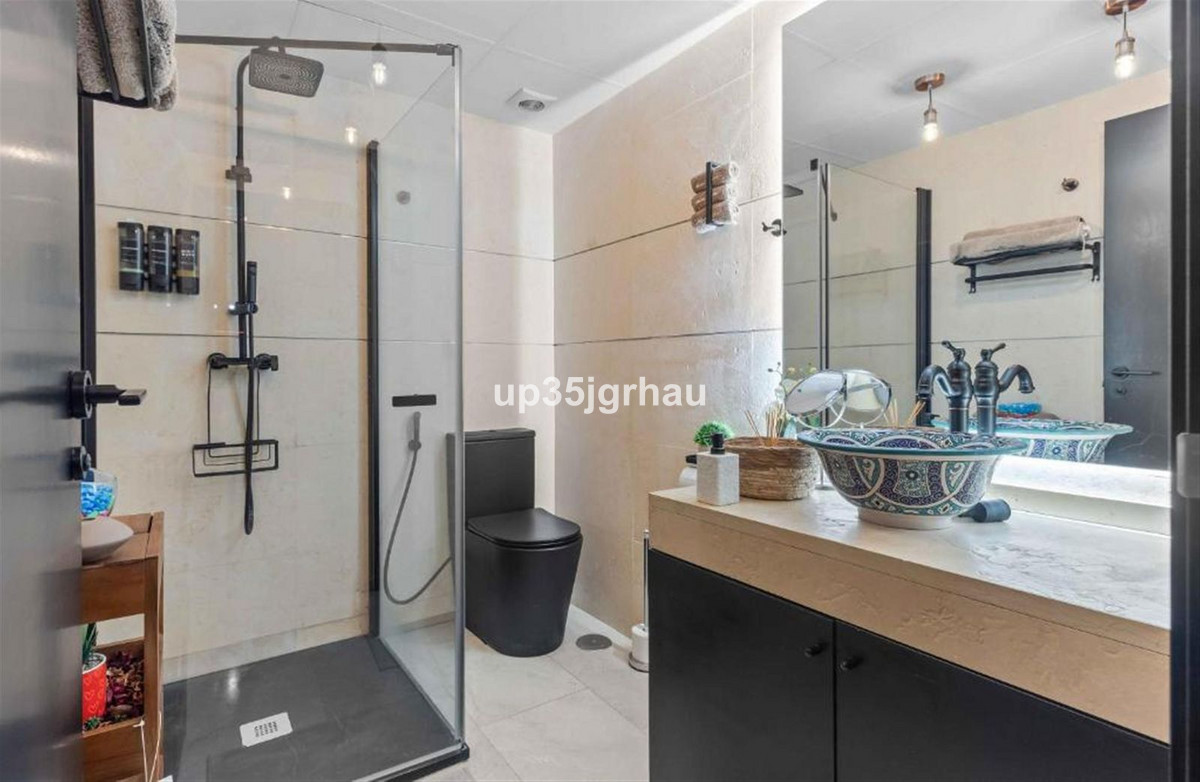 Huis te koop in Estepona | 2 slaapkamers H5462881