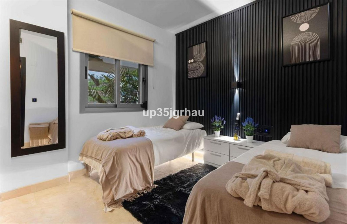 Huis te koop in Estepona | 2 slaapkamers H5462881