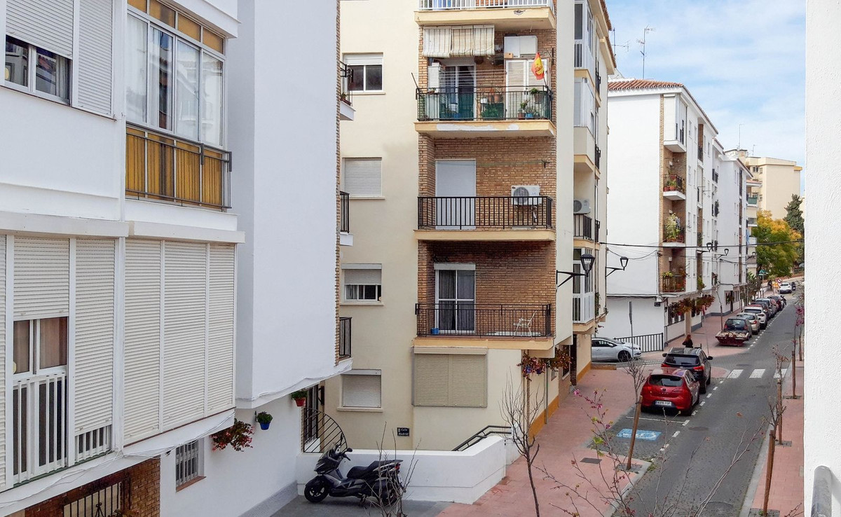 Huis te koop in Estepona | 4 slaapkamers H5462986