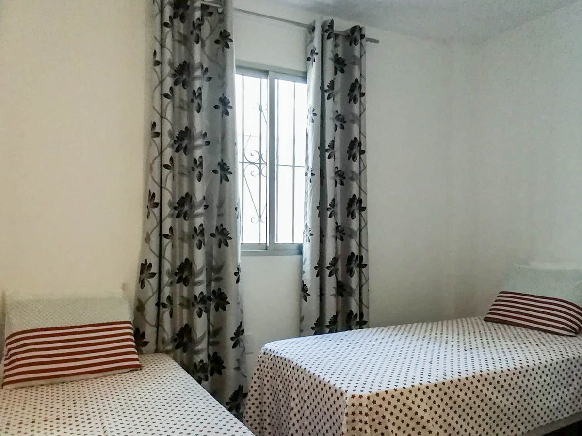 Huis te koop in Estepona | 4 slaapkamers H5462986