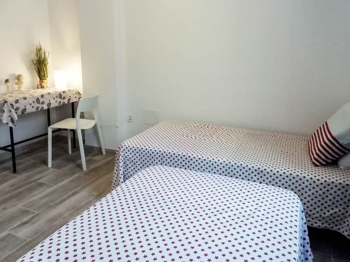Huis te koop in Estepona | 4 slaapkamers H5462986