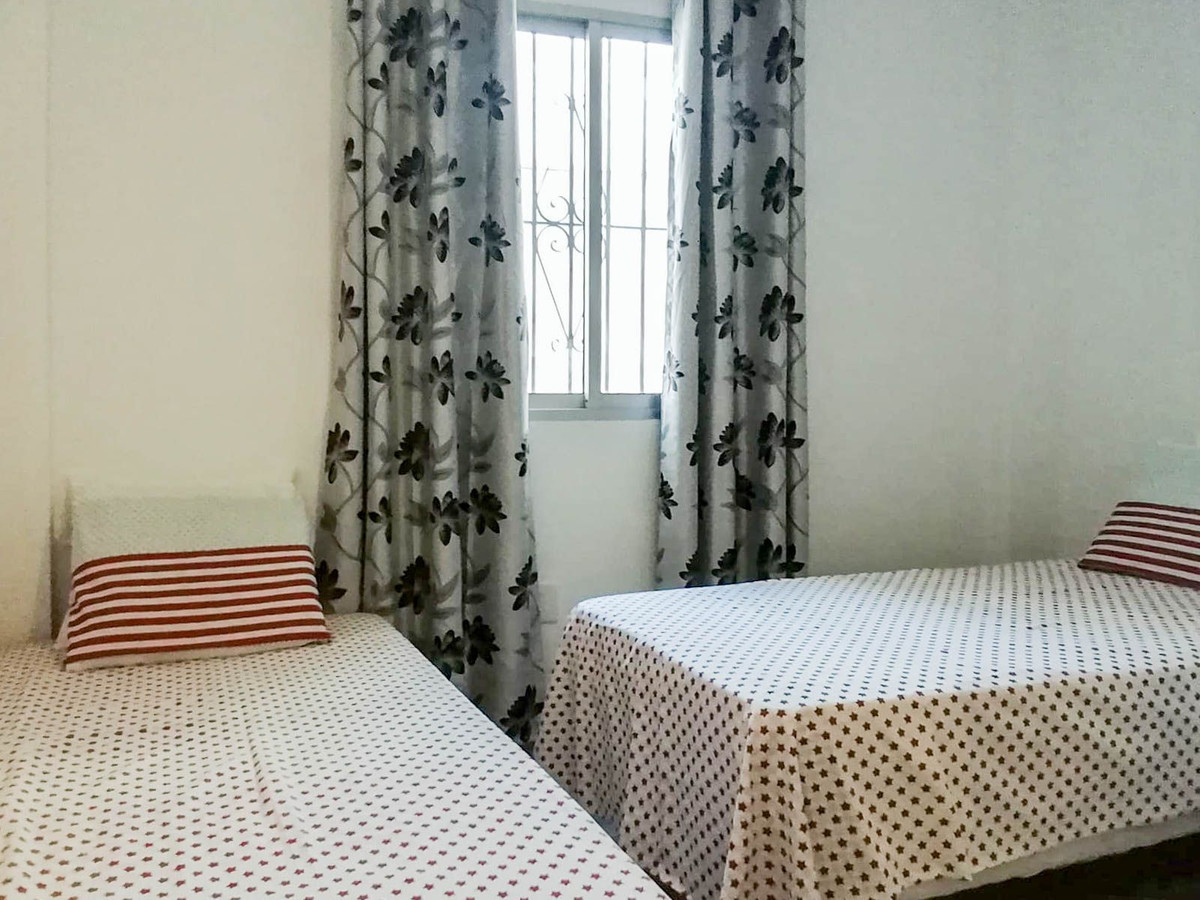 Huis te koop in Estepona | 4 slaapkamers H5462986