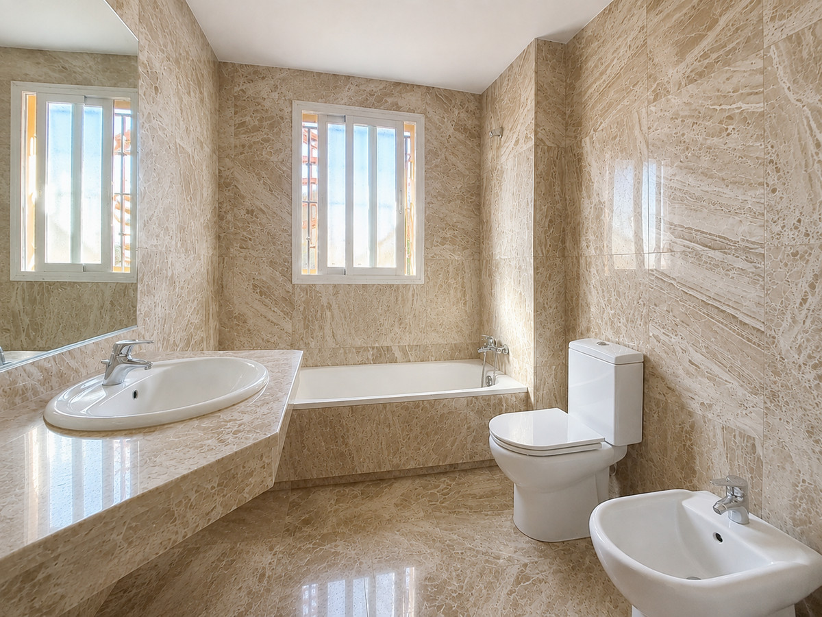Huis te koop in Estepona | 3 slaapkamers H5464990