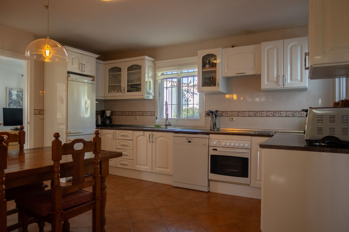 Huis te koop in Estepona | 3 slaapkamers H5465248