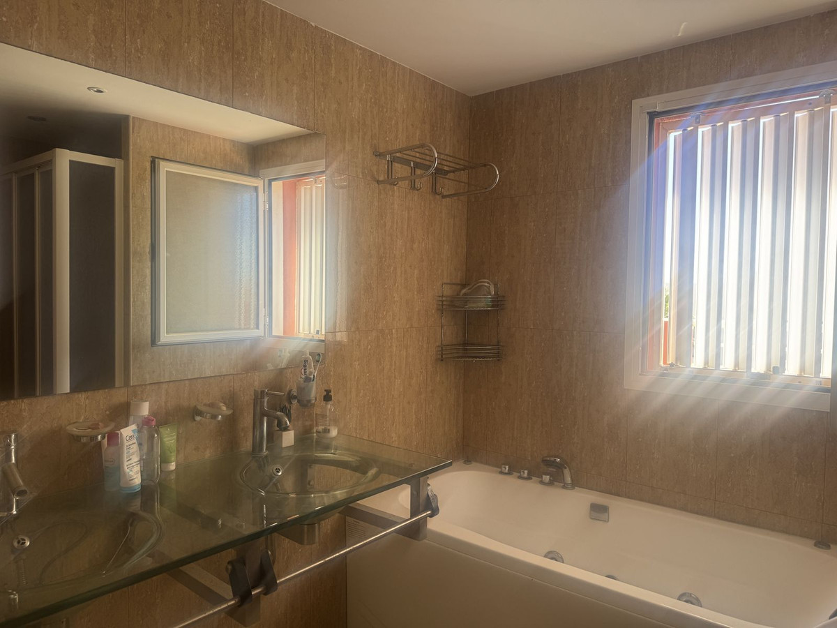 Huis te koop in Estepona | 3 slaapkamers H5468962