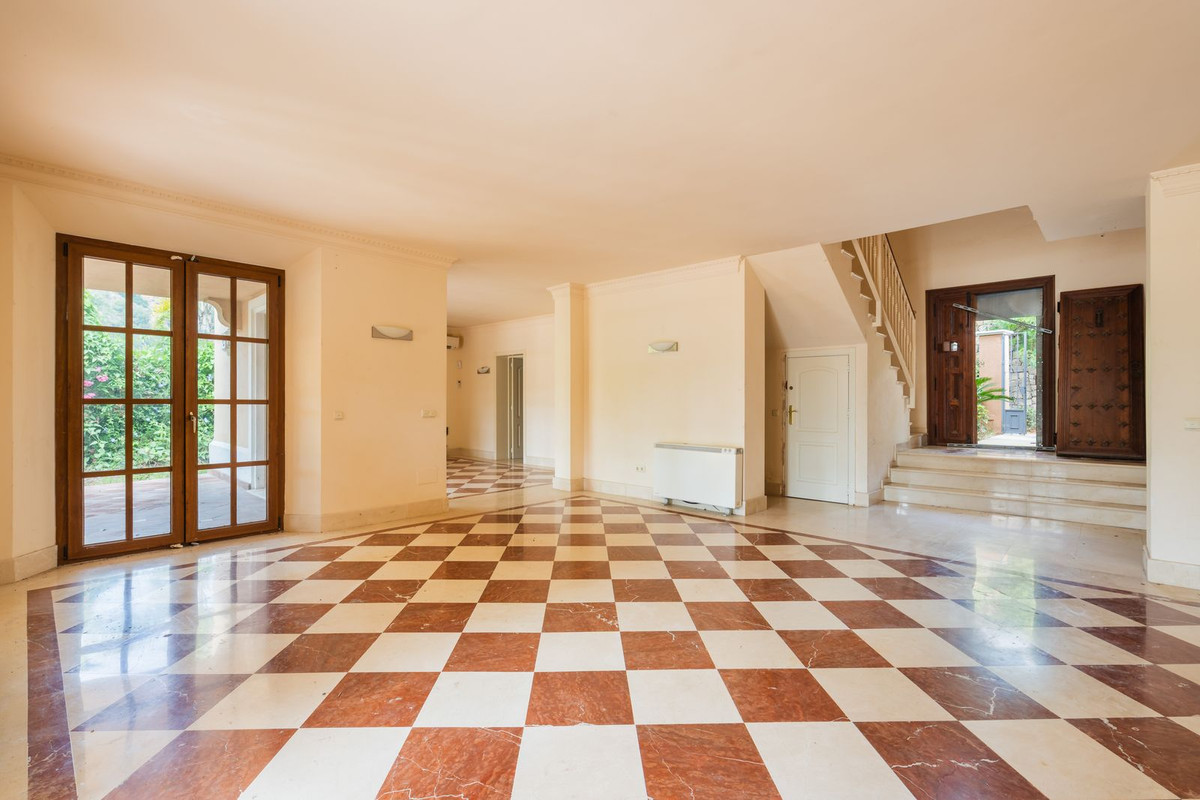 Huis te koop in Estepona | 4 slaapkamers H5472985