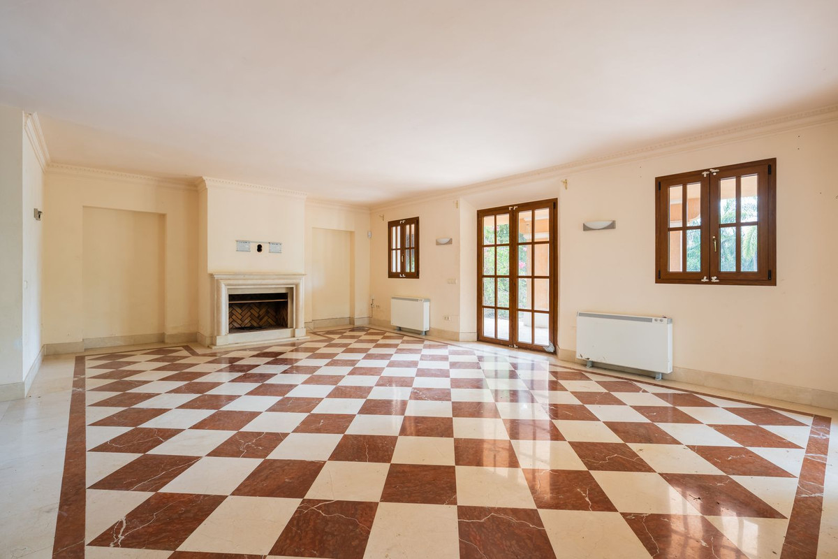 Huis te koop in Estepona | 4 slaapkamers H5472985