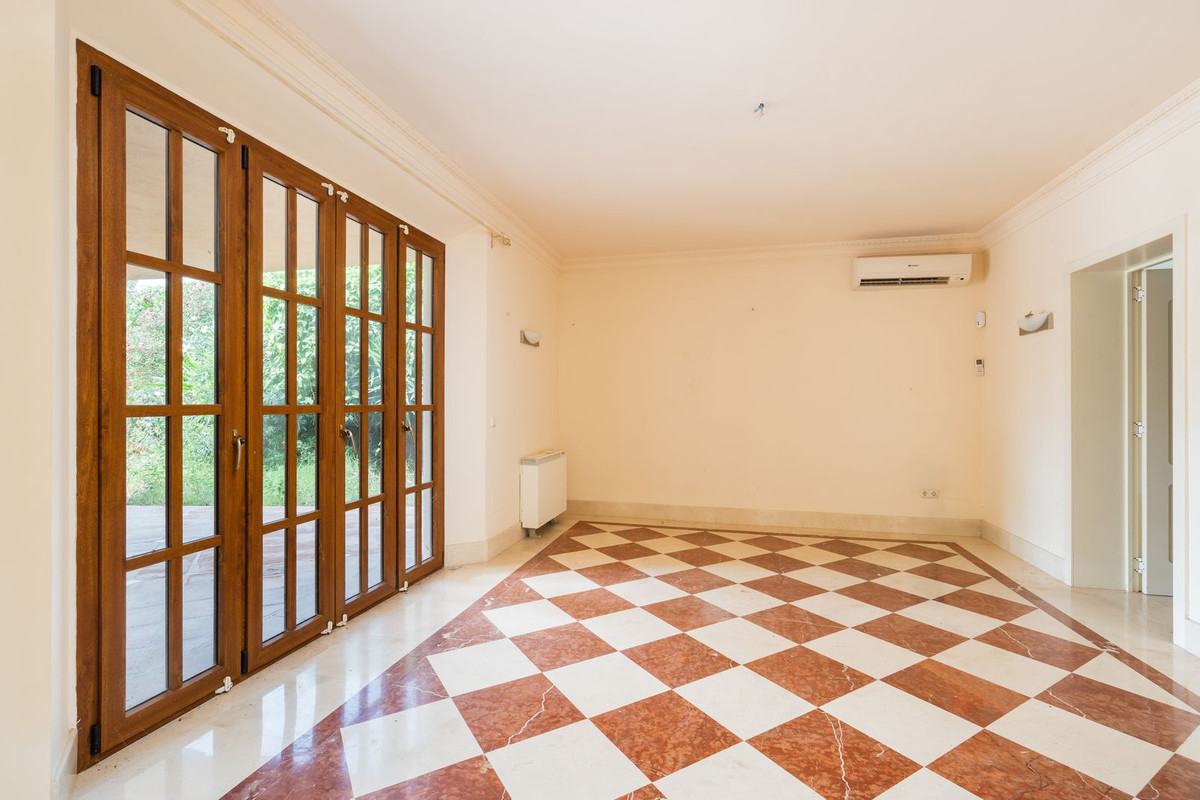 Huis te koop in Estepona | 4 slaapkamers H5472985