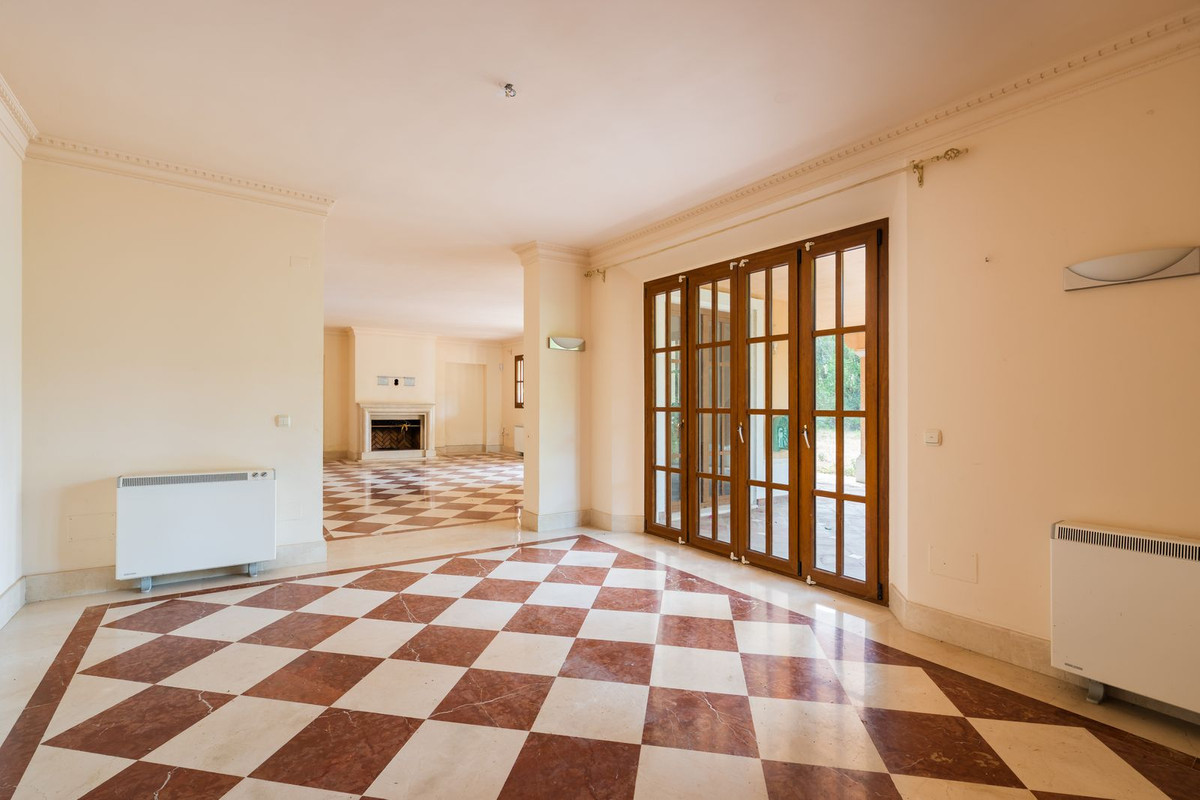 Huis te koop in Estepona | 4 slaapkamers H5472985