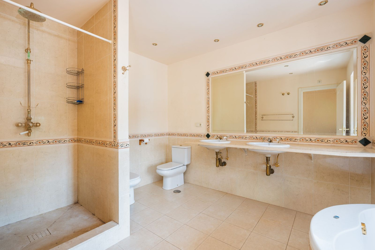 Huis te koop in Estepona | 4 slaapkamers H5472985