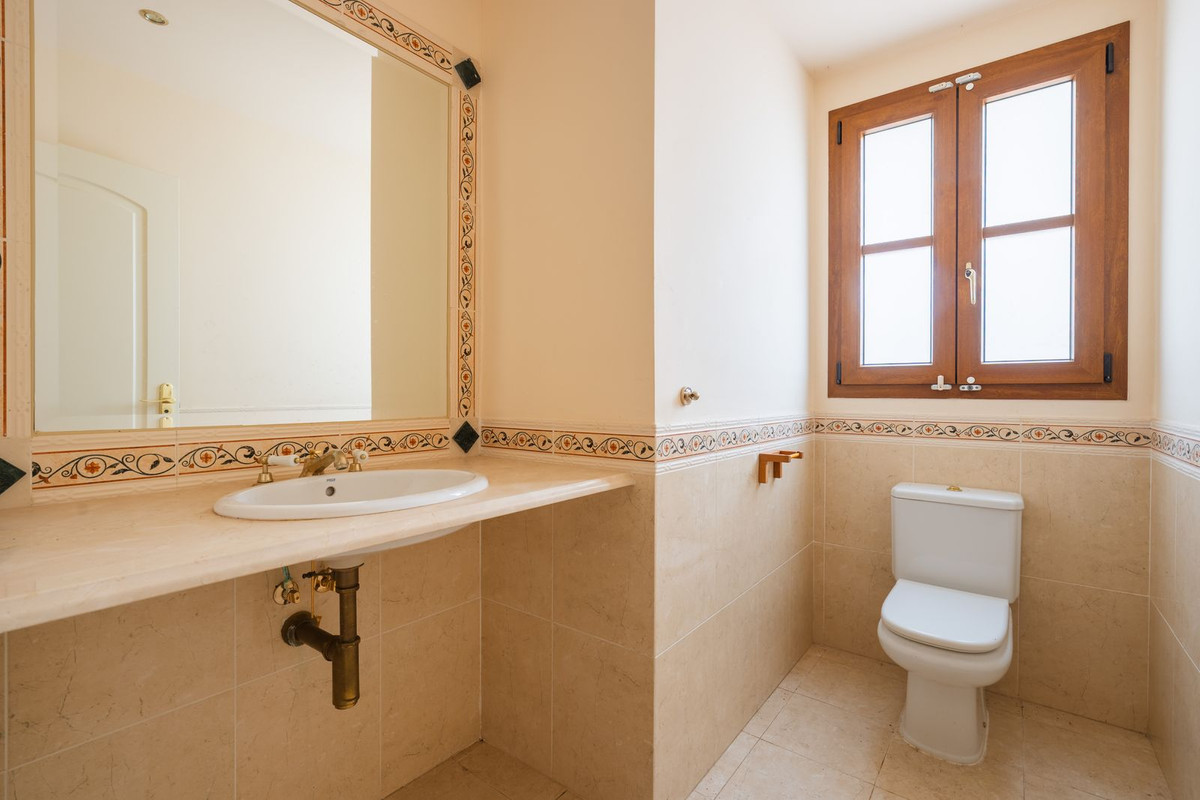 Huis te koop in Estepona | 4 slaapkamers H5472985