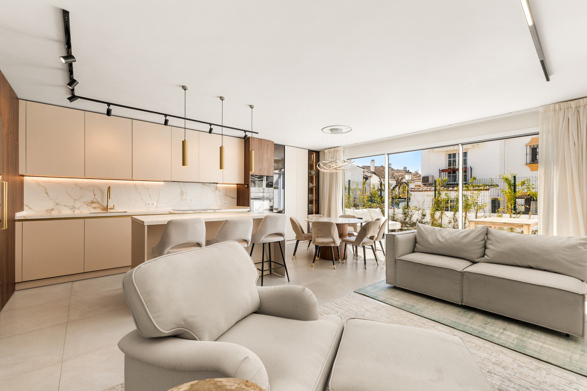 Huis te koop in Estepona | 4 slaapkamers H5476009
