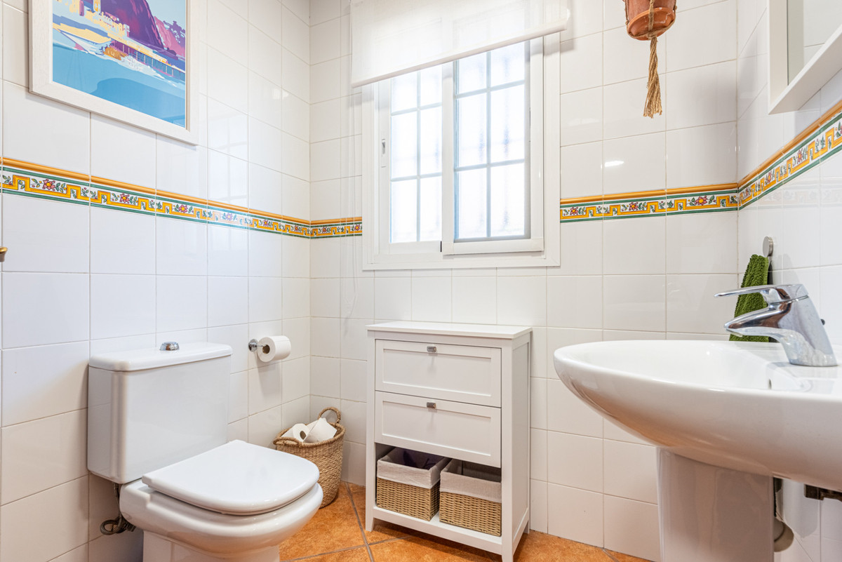 Huis te koop in Estepona | 5 slaapkamers H5476186