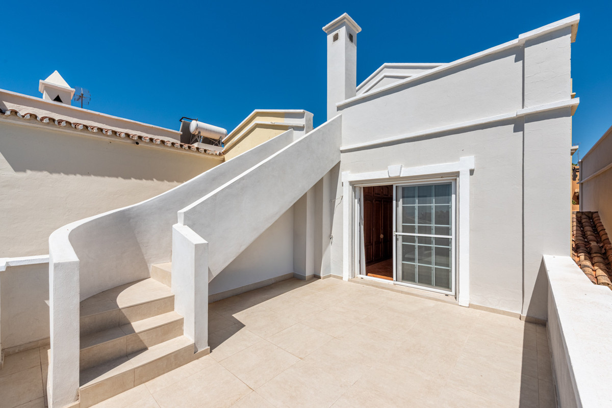 Huis te koop in Estepona | 5 slaapkamers H5476186