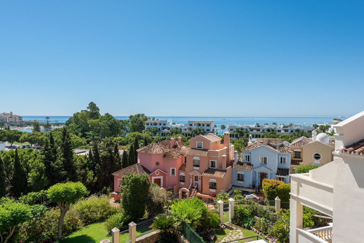 Huis te koop in Estepona | 5 slaapkamers H5476186