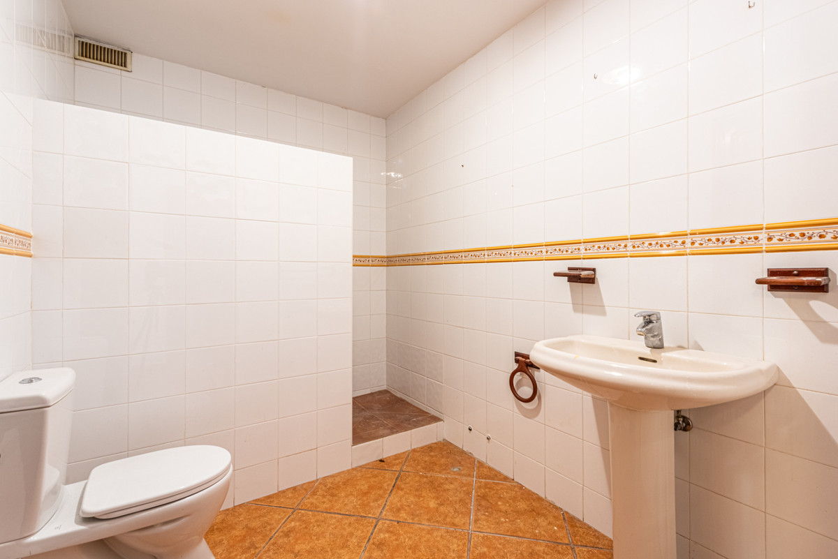 Huis te koop in Estepona | 5 slaapkamers H5476186