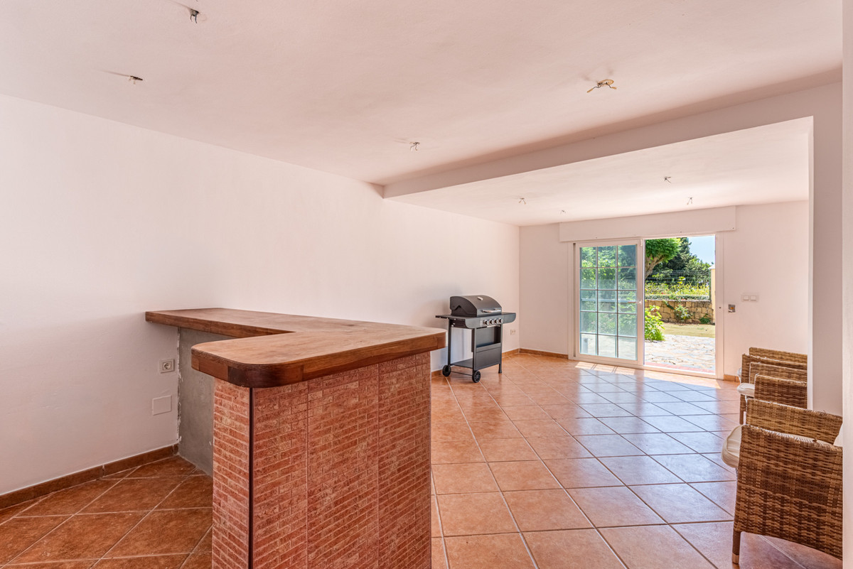 Huis te koop in Estepona | 5 slaapkamers H5476186