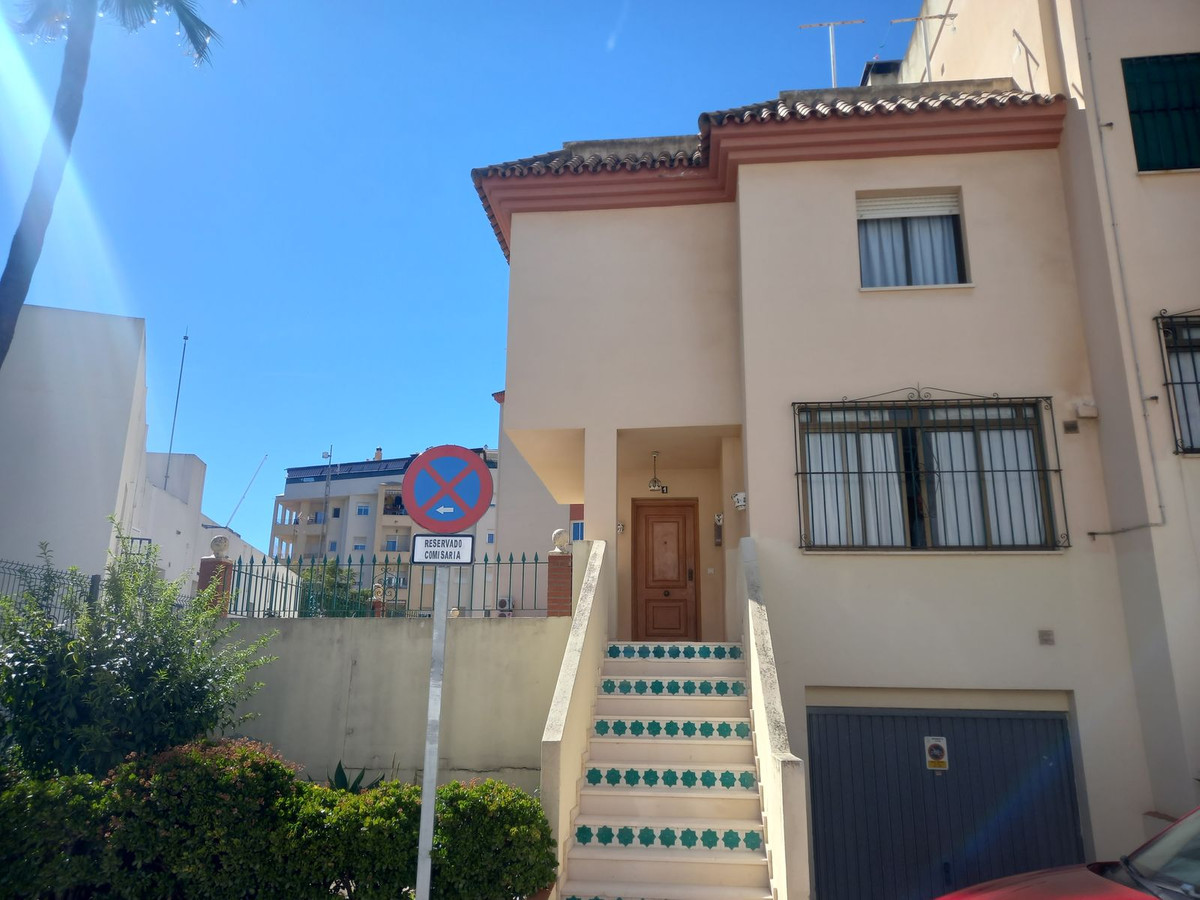 Huis te koop in Estepona | 4 slaapkamers H5477386