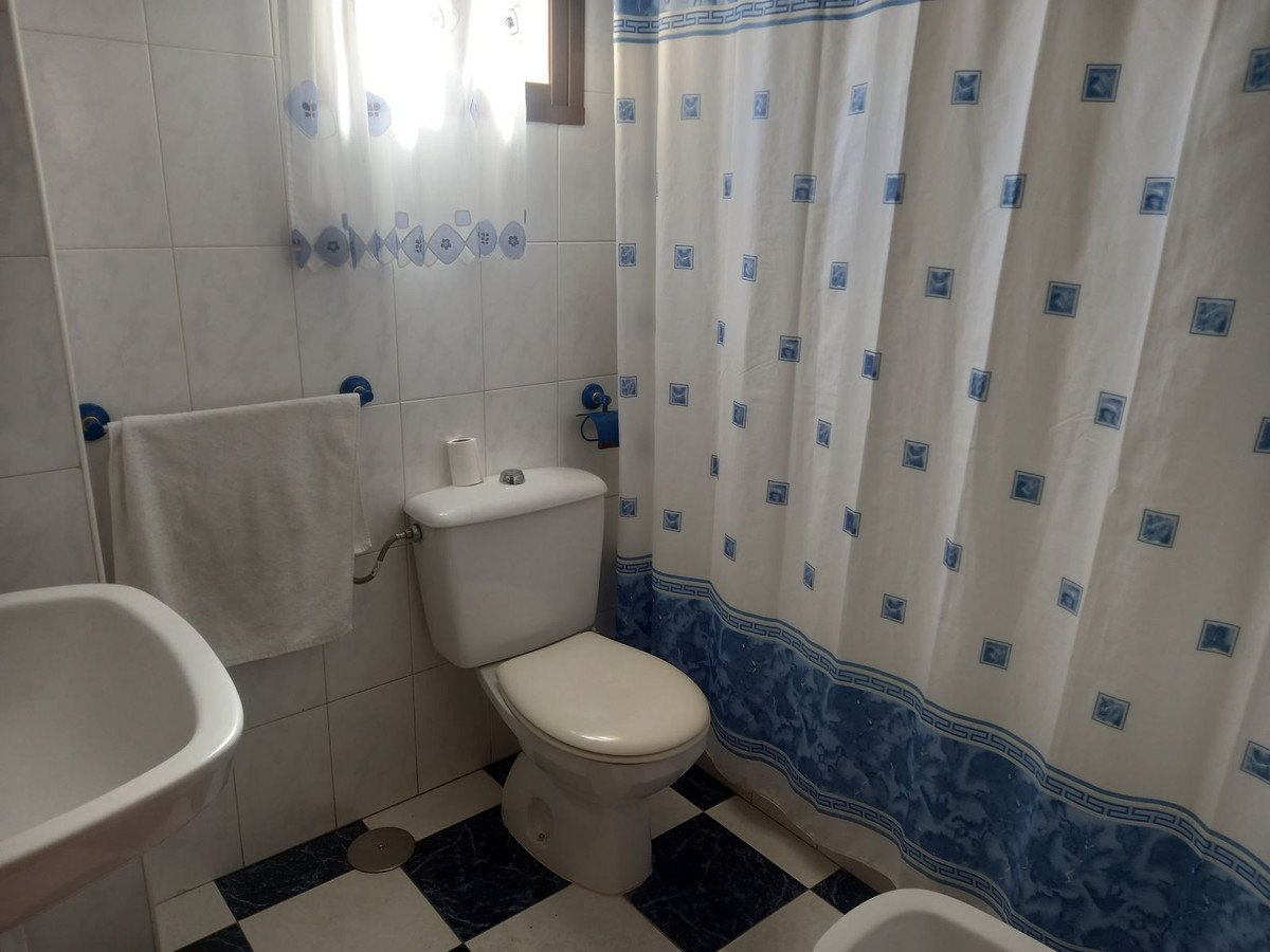 Huis te koop in Estepona | 4 slaapkamers H5477386