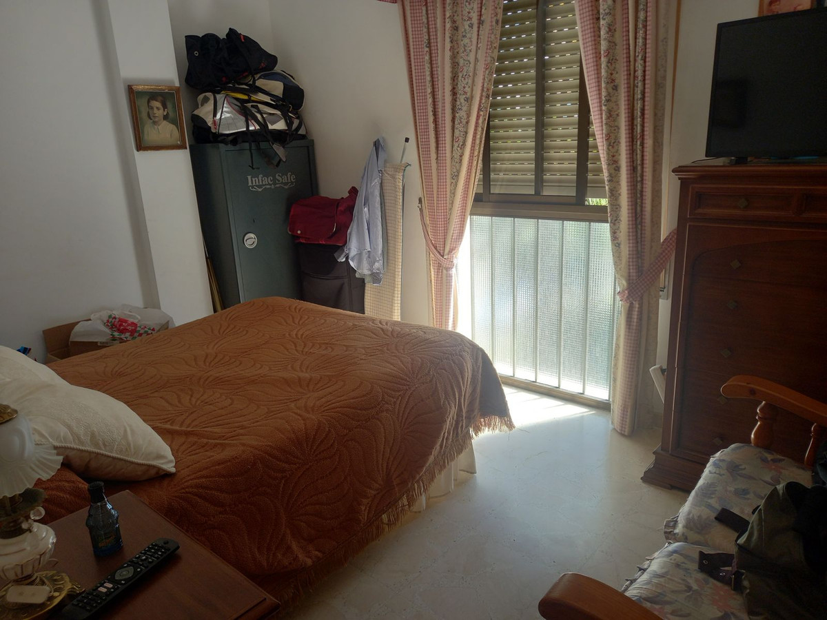 Huis te koop in Estepona | 4 slaapkamers H5477386