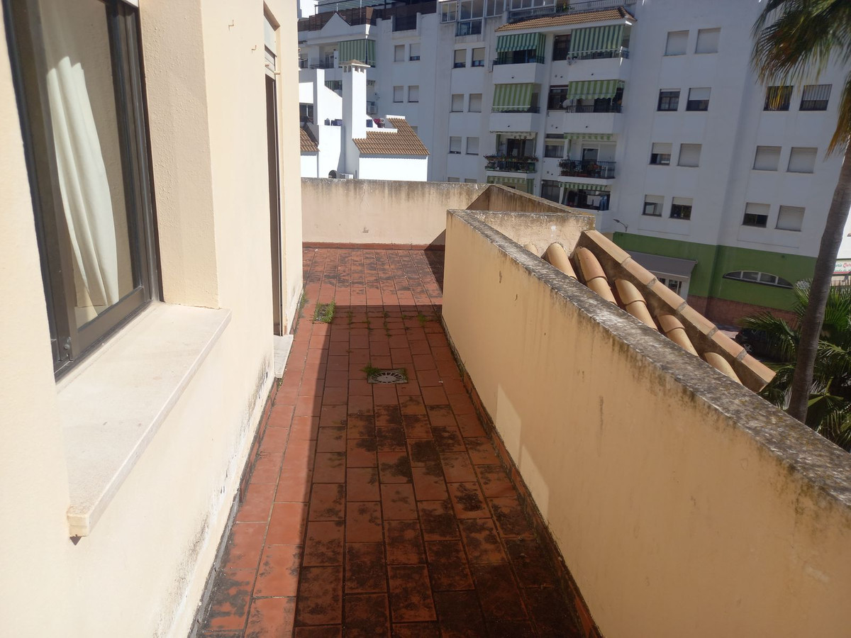 Huis te koop in Estepona | 4 slaapkamers H5477386