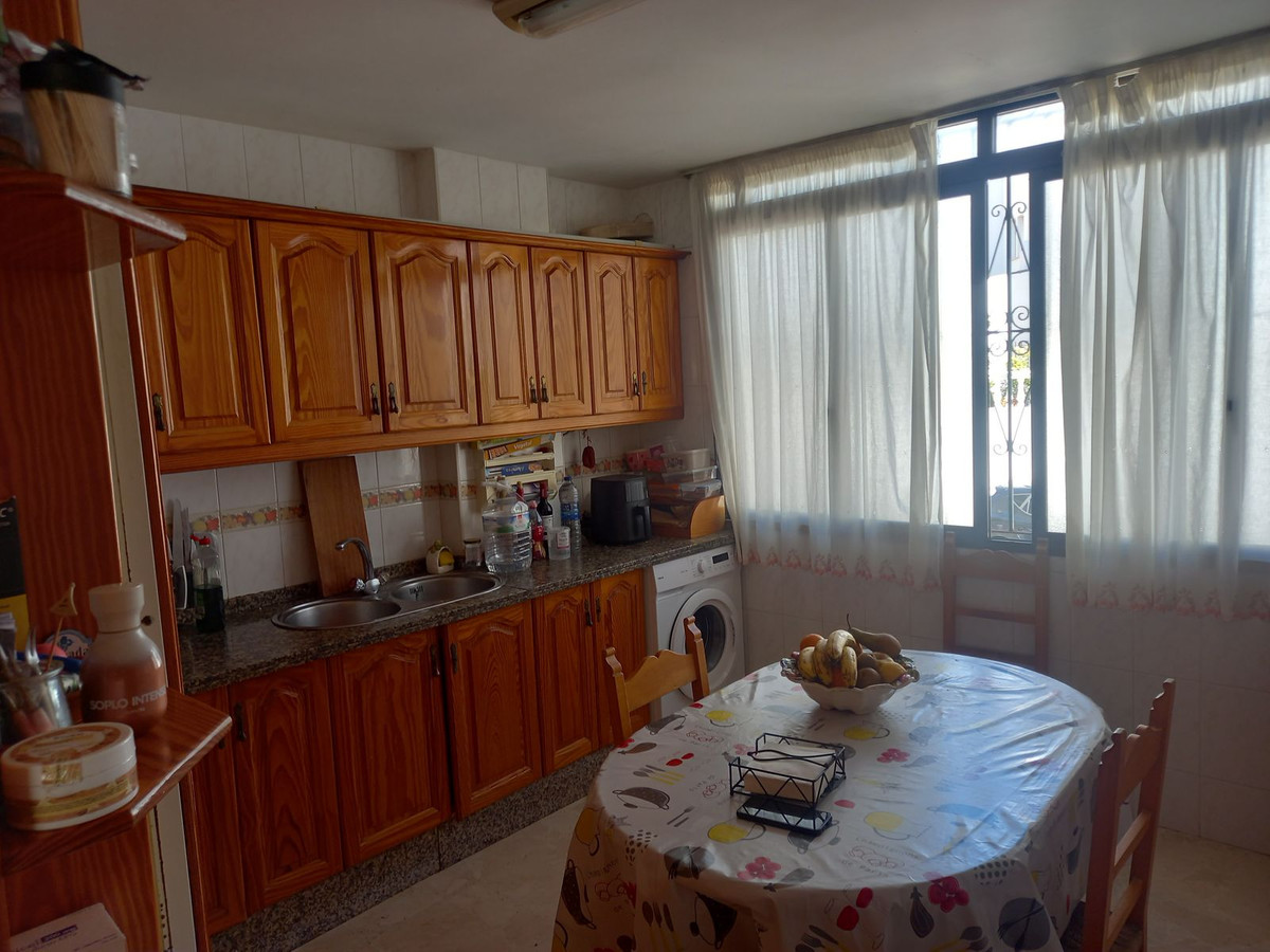 Huis te koop in Estepona | 4 slaapkamers H5477386