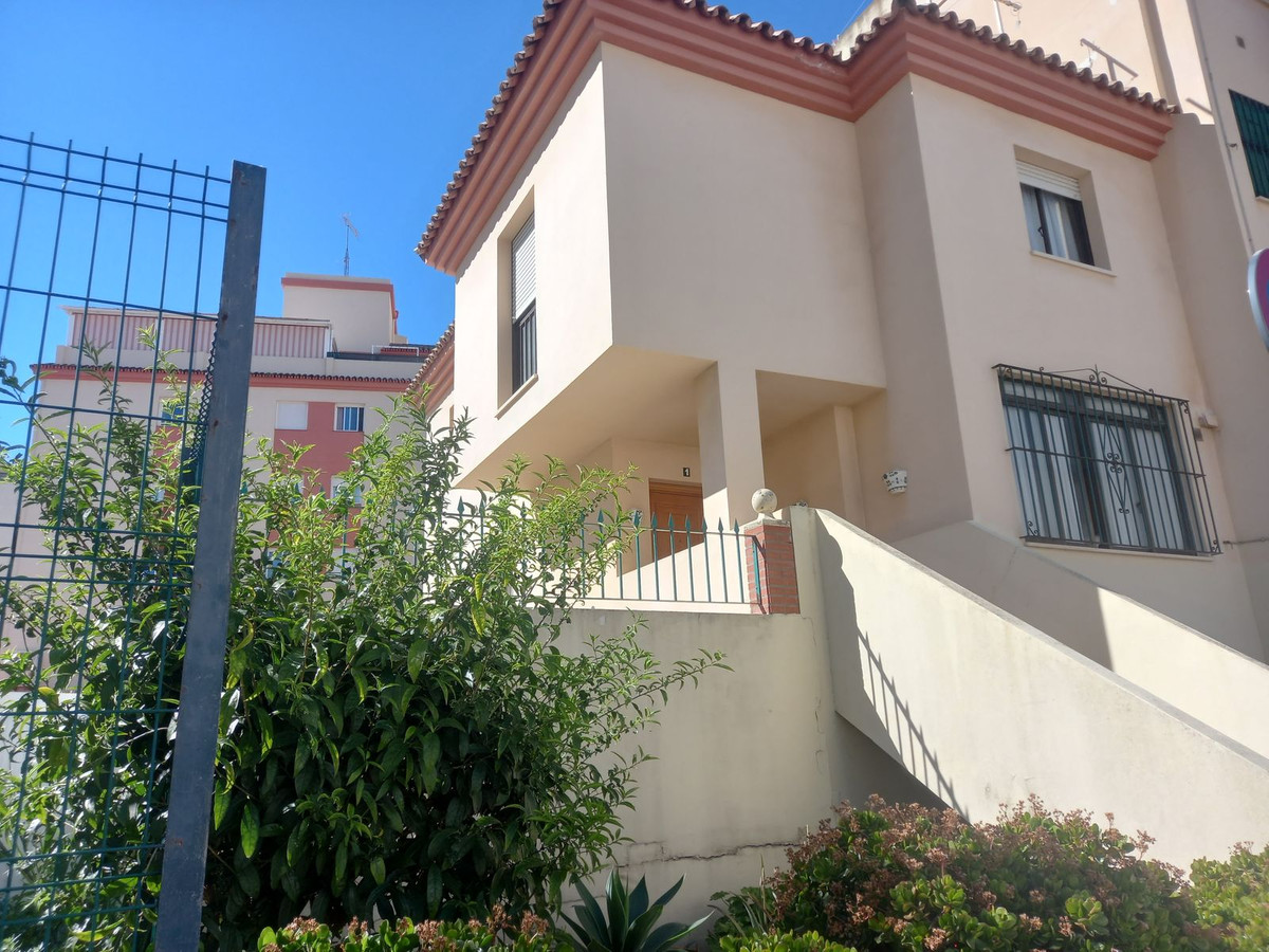 Huis te koop in Estepona | 4 slaapkamers H5477386