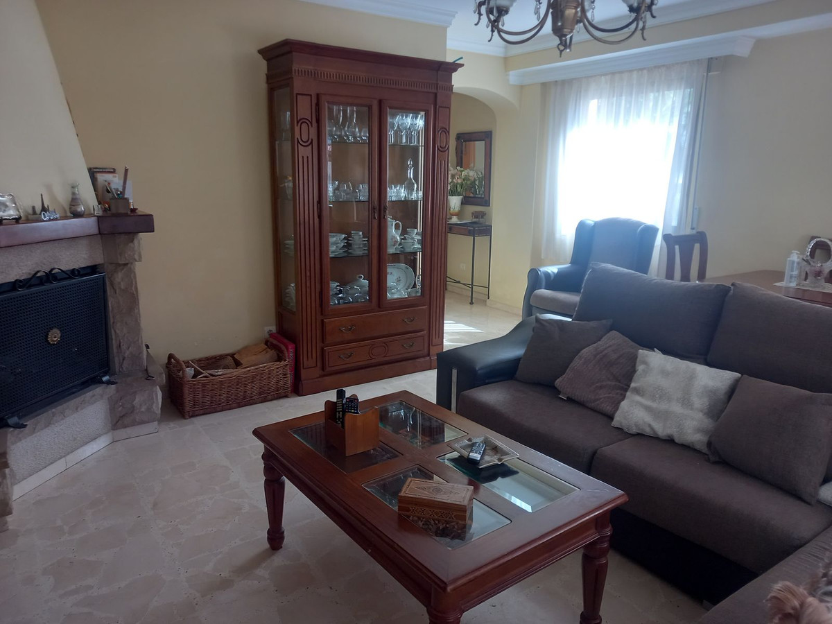 Huis te koop in Estepona | 4 slaapkamers H5477386