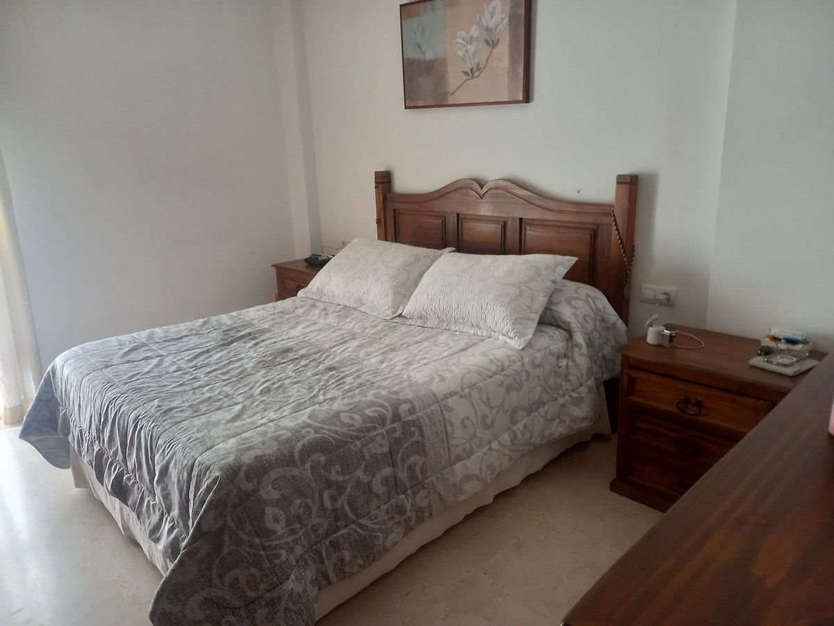 Huis te koop in Estepona | 4 slaapkamers H5477386