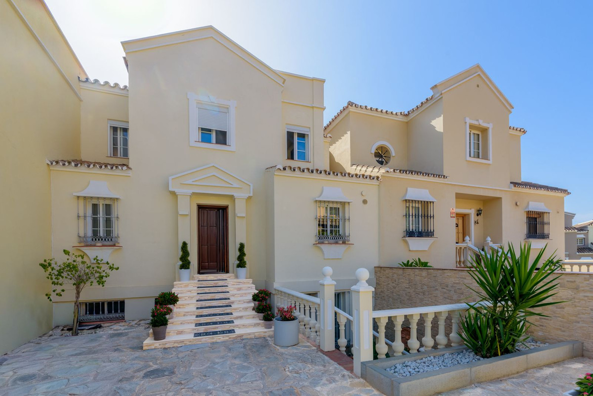 Huis te koop in Estepona | 5 slaapkamers H5477914