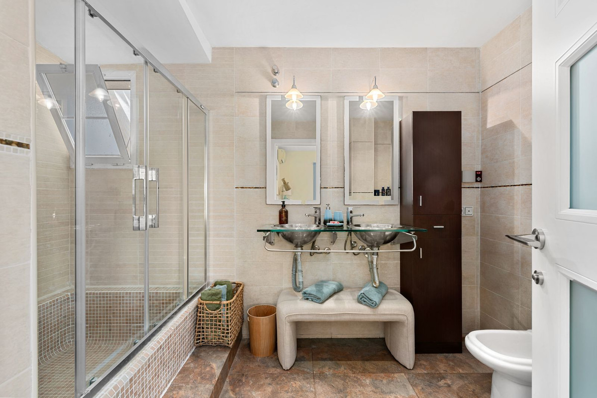 Huis te koop in Estepona | 5 slaapkamers H5477914