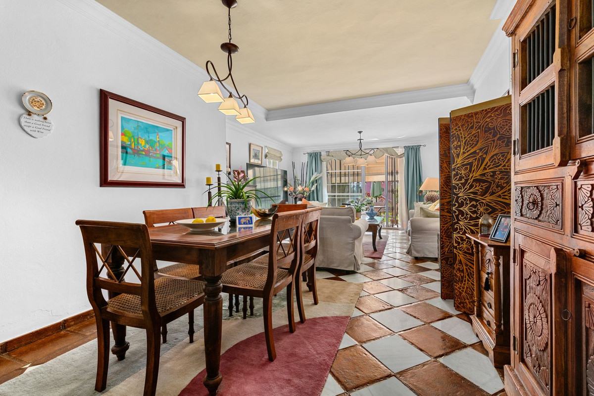 Huis te koop in Estepona | 5 slaapkamers H5477914