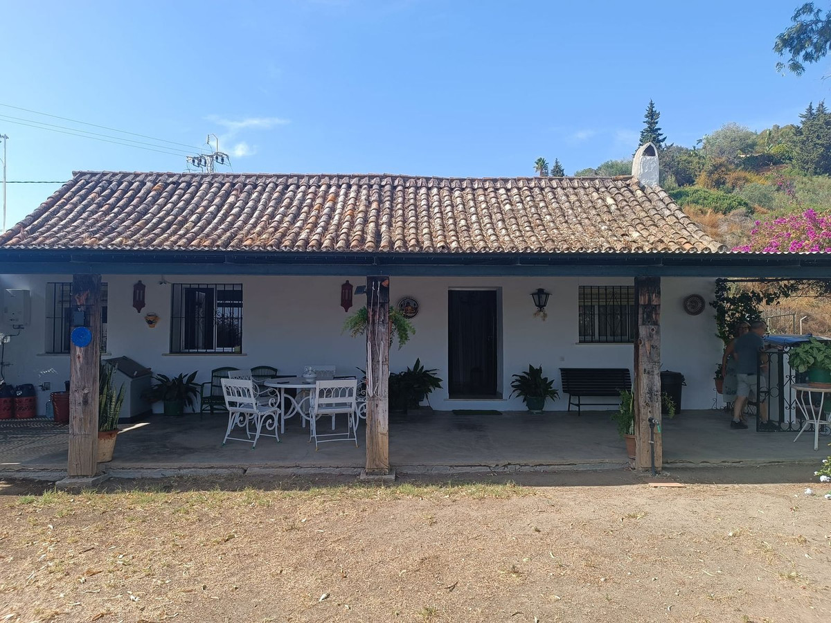 Finca - Cortijo te koop in Estepona | 1 slaapkamers H5478064