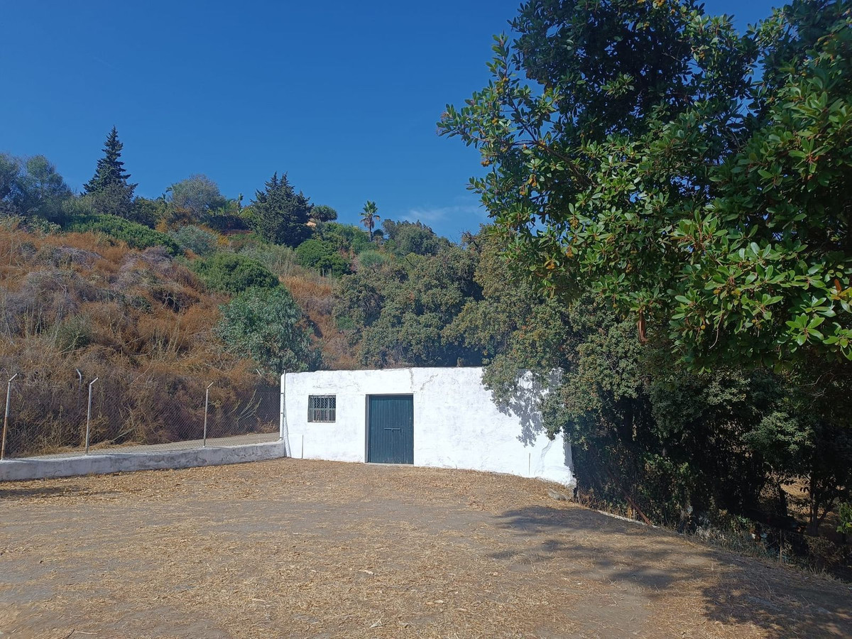 Finca - Cortijo te koop in Estepona | 1 slaapkamers H5478064