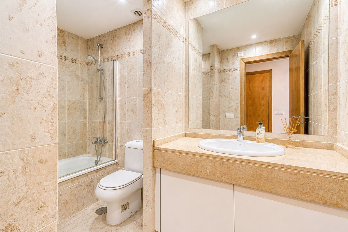 Huis te koop in Estepona | 2 slaapkamers H5478073