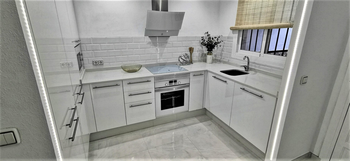 Huis te koop in Estepona | 2 slaapkamers H5478115