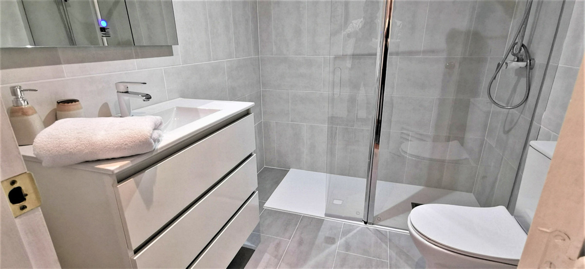Huis te koop in Estepona | 2 slaapkamers H5478115