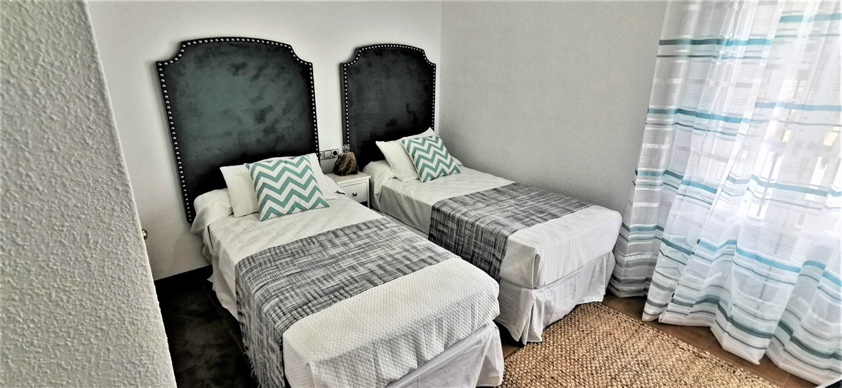 Huis te koop in Estepona | 2 slaapkamers H5478115