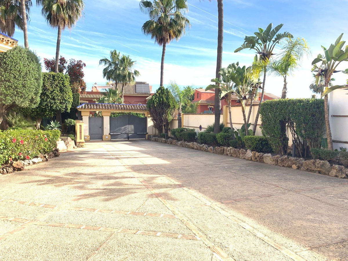 Appartement te koop in Estepona | 4 slaapkamers H5478853