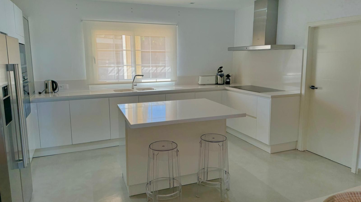 Appartement te koop in Estepona | 4 slaapkamers H5478853