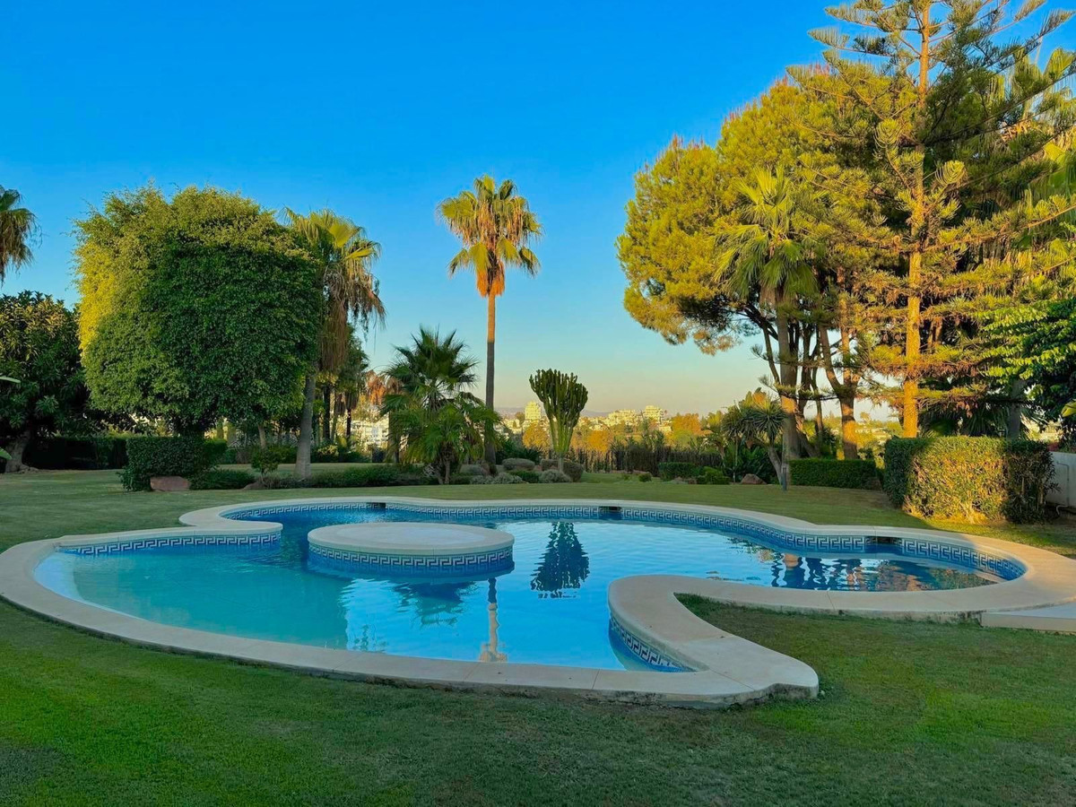 Appartement te koop in Estepona | 4 slaapkamers H5478853