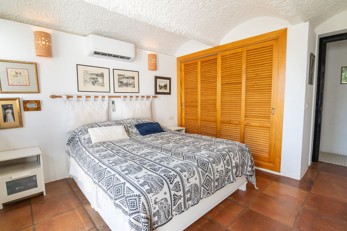Huis te koop in Estepona | 2 slaapkamers H5479465