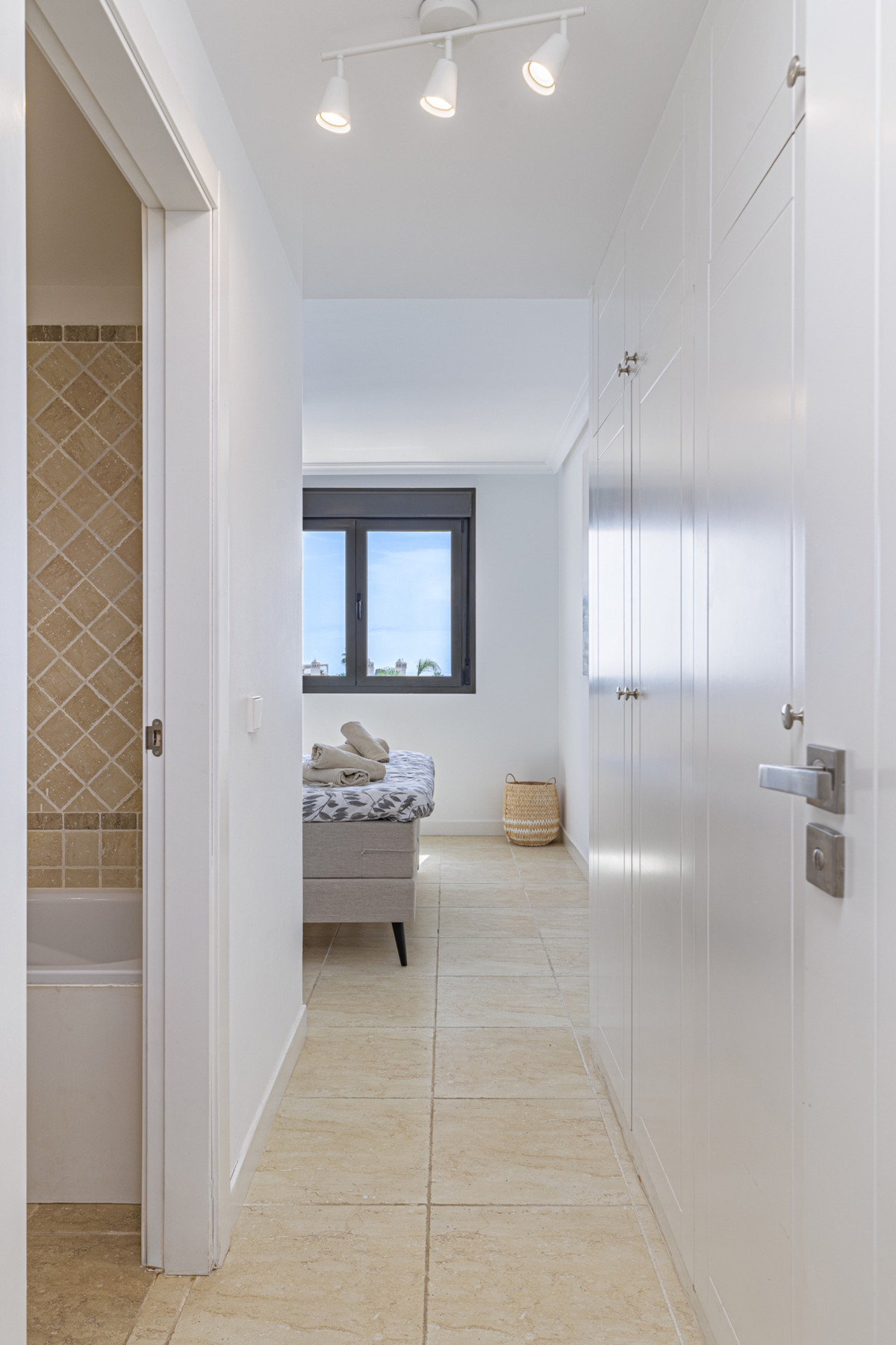Huis te koop in Estepona | 2 slaapkamers H5481823