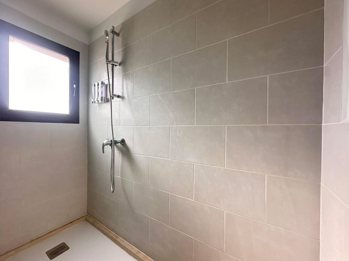 Huis te koop in Estepona | 2 slaapkamers H5482249