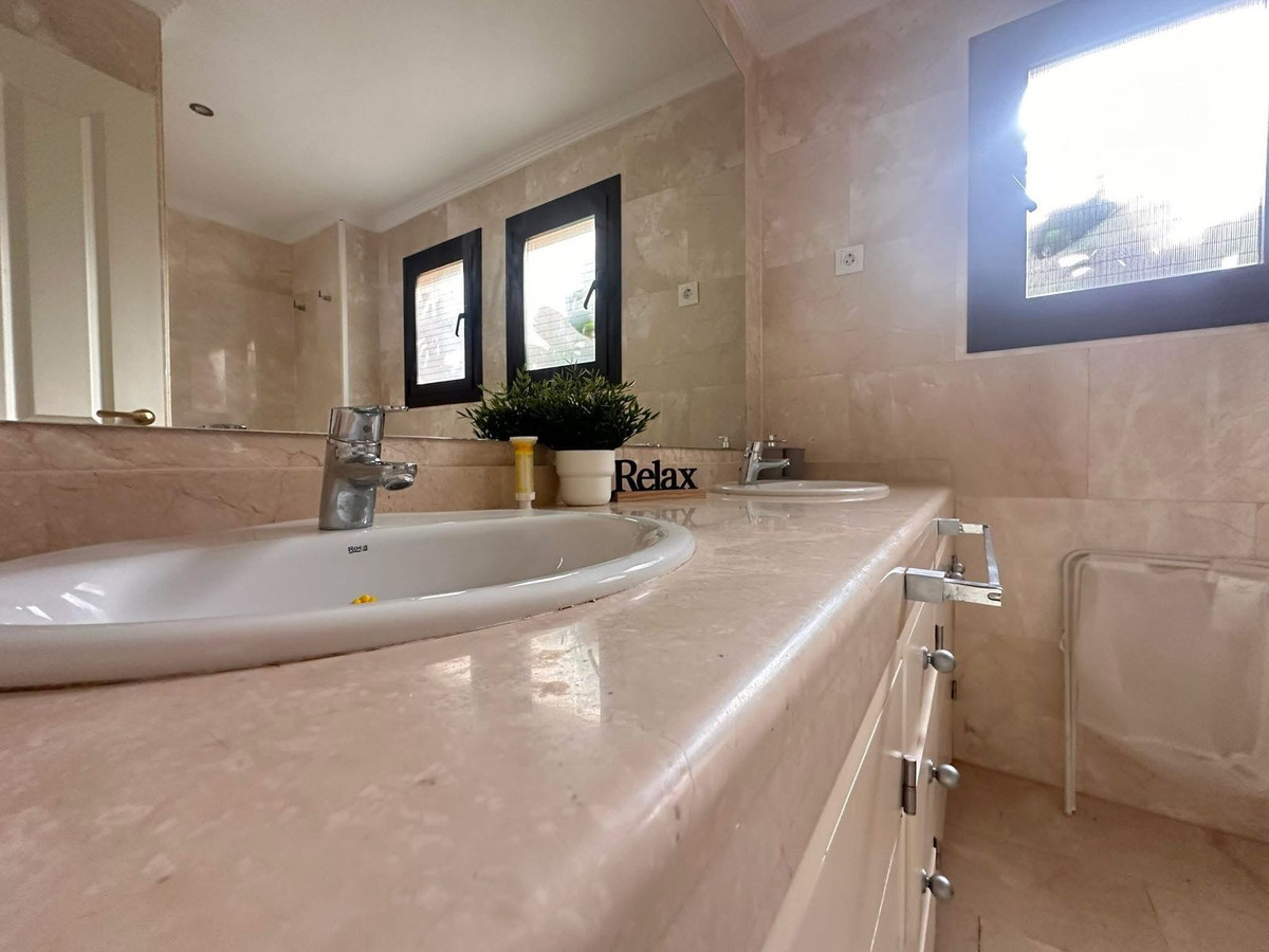 Huis te koop in Estepona | 2 slaapkamers H5482249